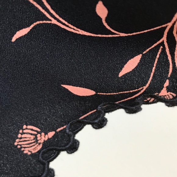 JOIE Floral Split Neck Blouse Black Pink Coral Top Women’s Size X-Large Size 1X - Picture 4 of 16